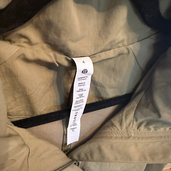 Lululemon Always Effortless Classic-Fit Jacket size 4 EUC, Color: Bay Leaf Green - Picture 7 of 8
